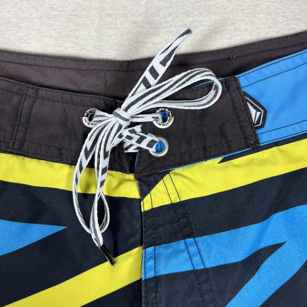 Volcom Board Shorts Mens Size 36 Black Blue Yellow Zigzag Swim Trunks - Picture 3 of 8